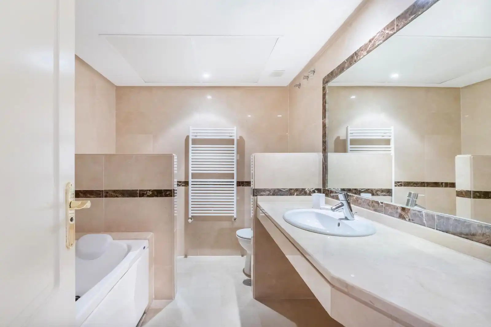 Wohnung mit Pool zum Verkauf in Nueva Andalucía, imagen 9
