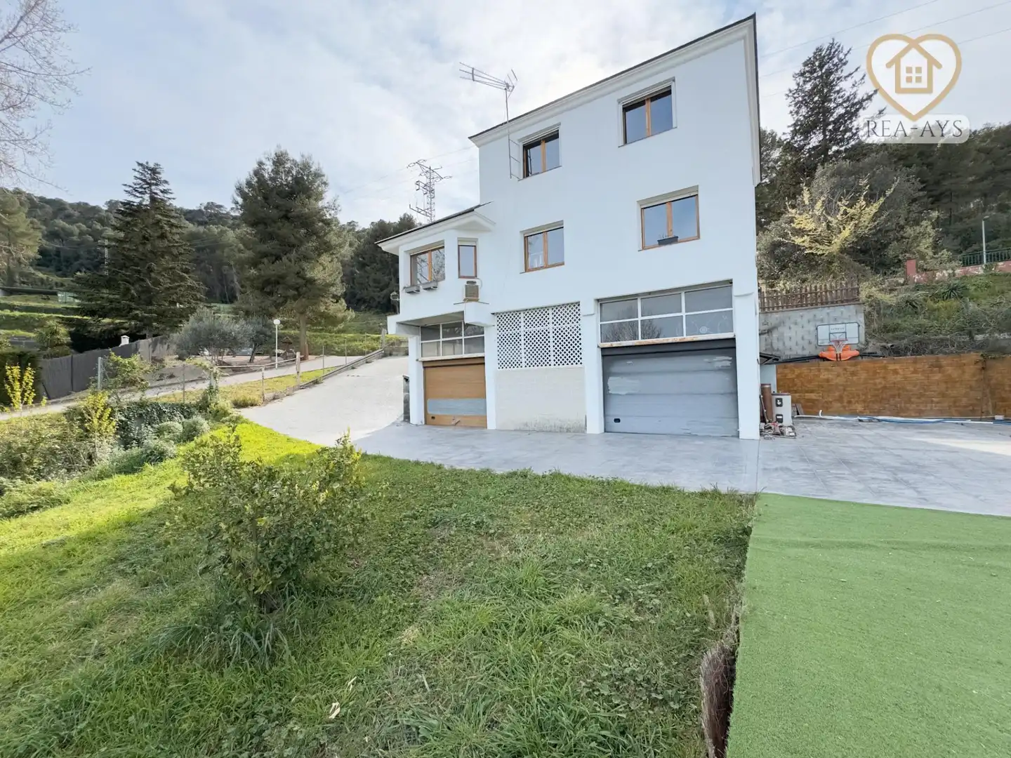 Vista exterior de Casa o chalet en venta en Vallirana con Calefacción, Jardín privado y Terraza