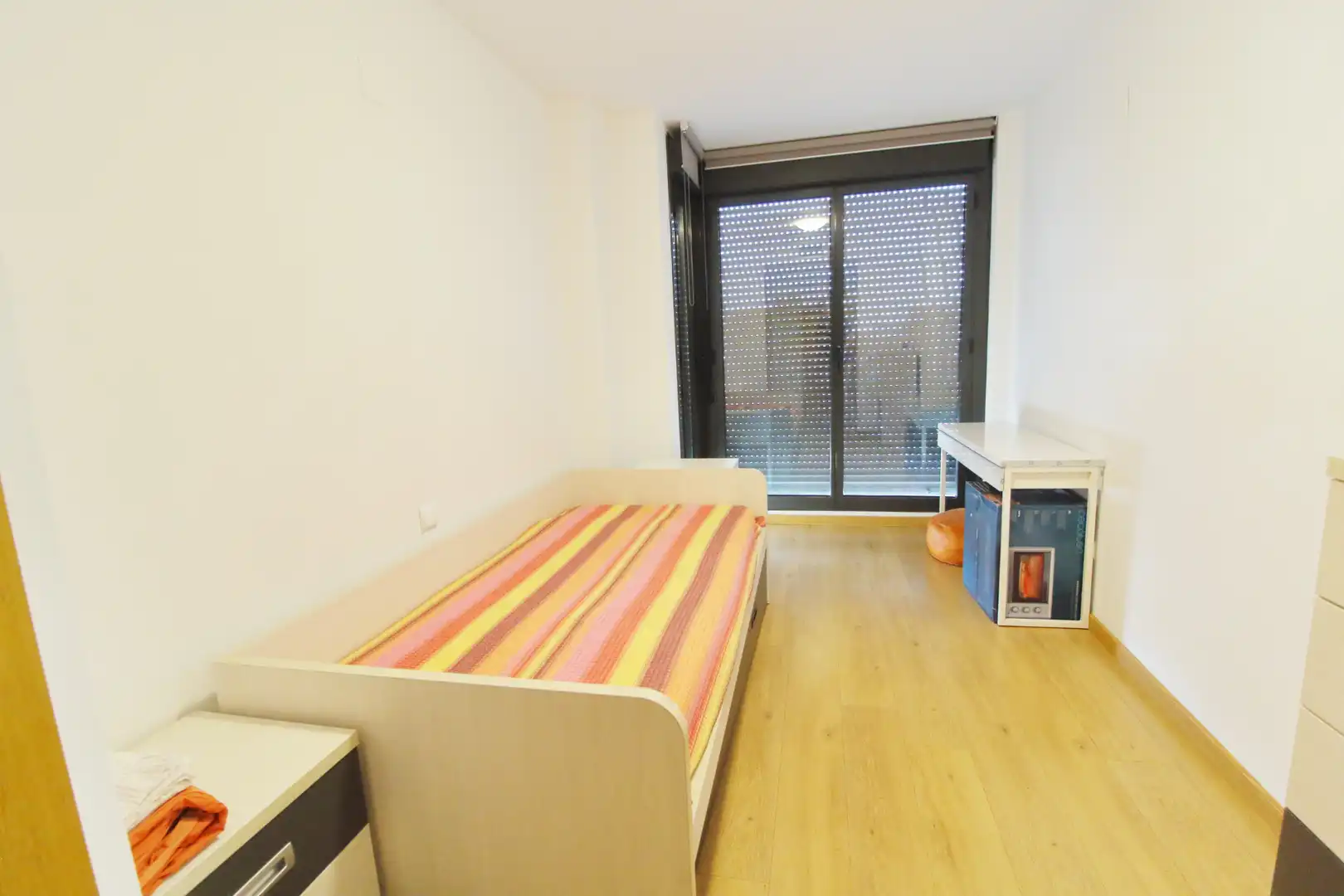 Bedroom of Flat for sale in Valencia  with Air Conditioner, Parquet flooring and Balcony