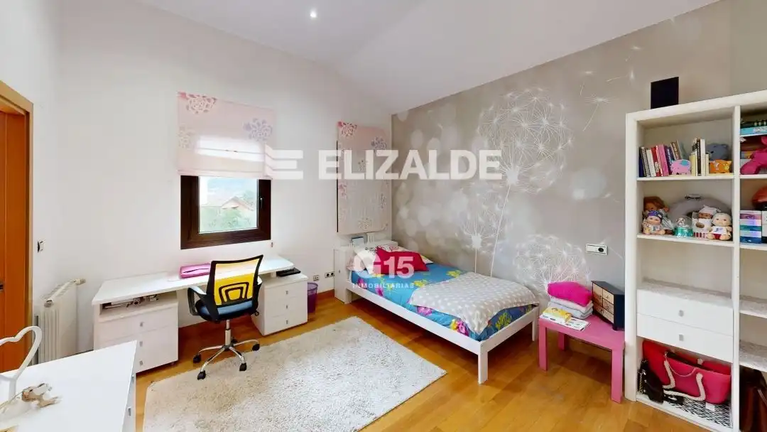 Dormitori de Casa o xalet en venda en Hondarribia amb Calefacció, Jardí privat i Terrassa