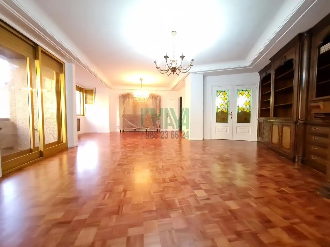 Sala d'estar de Pis de lloguer en Ourense Capital  amb Calefacció, Parquet i Traster