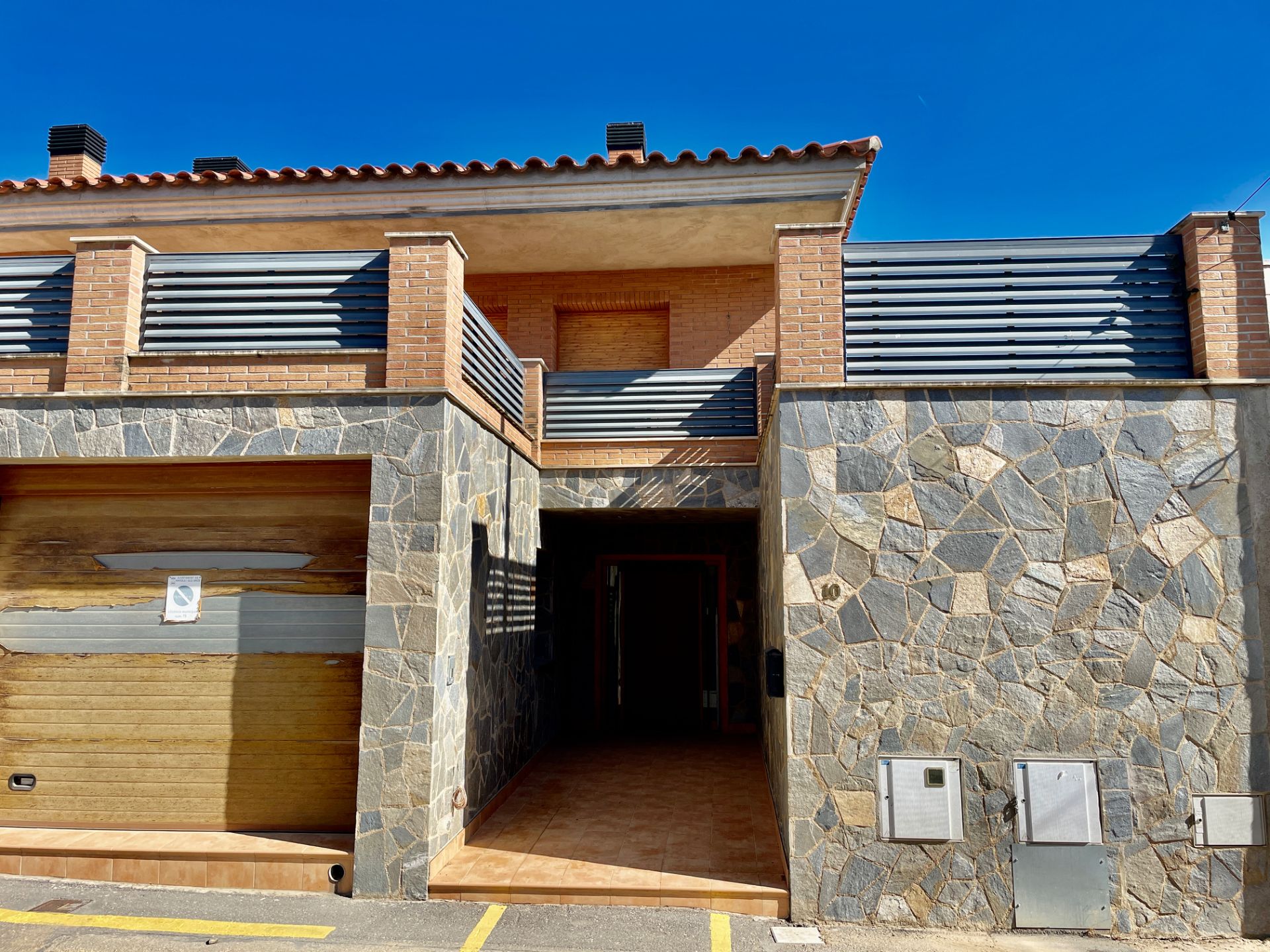 Vista exterior de Casa o xalet en venda en Vinyols i els Arcs amb Calefacció, Terrassa i Traster