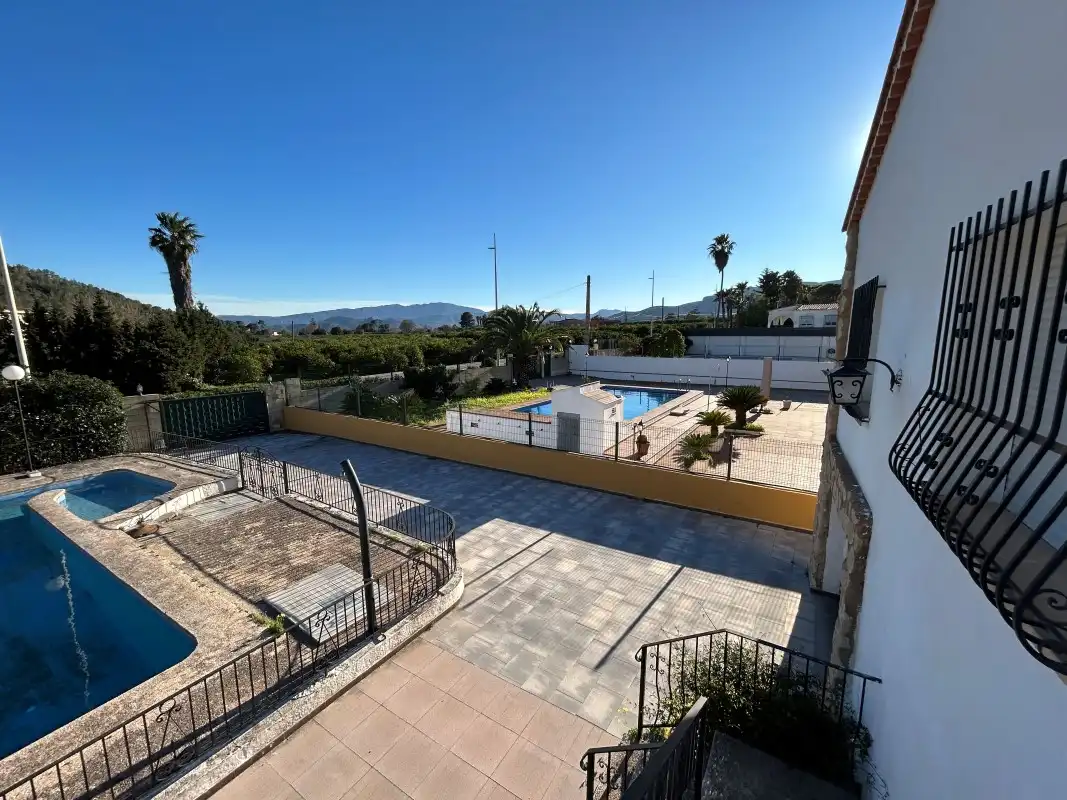 Vista exterior de Casa o xalet en venda en Gandia amb Aire condicionat, Jardí privat i Terrassa