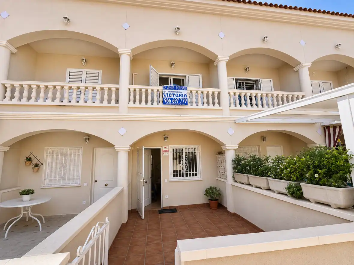 Exterior view of Houses for sale in Santa Pola  with Heating, Terrace and Swimming Pool