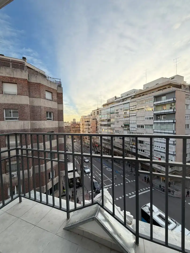 Vista exterior de Piso en venta en Madrid con Aire acondicionado, Calefacción y Parquet