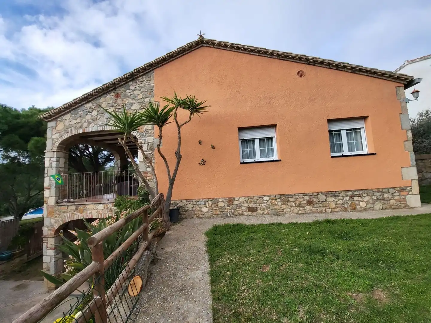 Vista exterior de Casa o xalet en venda en Calonge i Sant Antoni amb Calefacció, Jardí privat i Terrassa