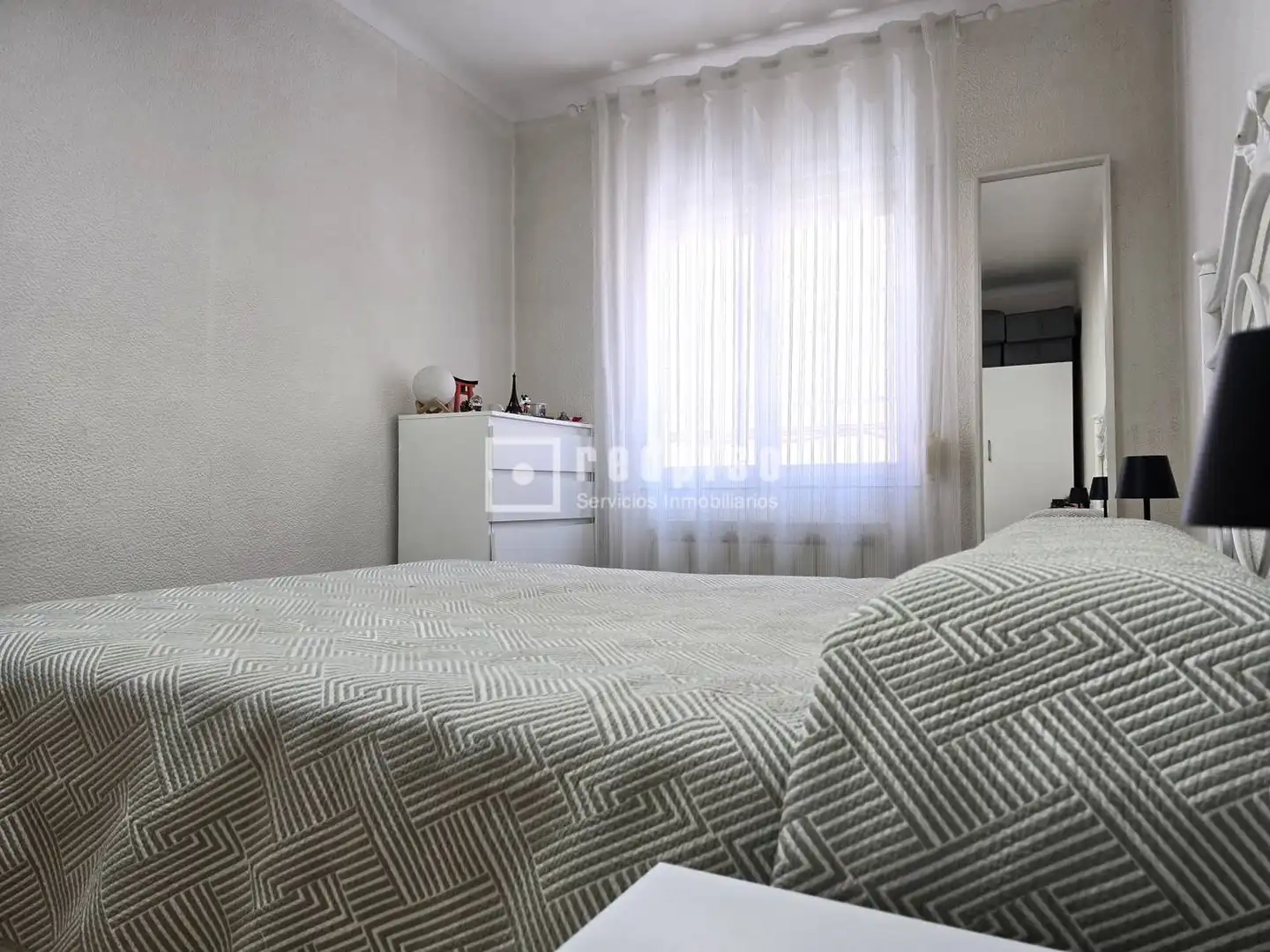 Bedroom of Flat for sale in Madrid  with Air Conditioner, Heating and Terrace