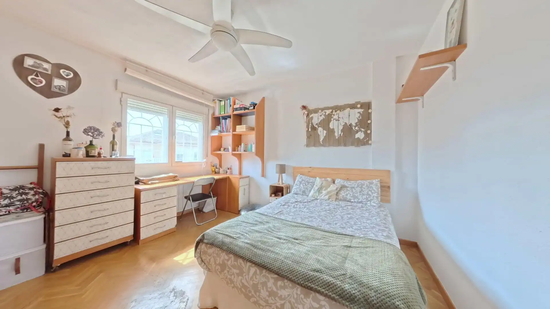 Habitación de Casa adosada en venta en Rivas-Vaciamadrid con Aire acondicionado, Calefacción y Jardín privado