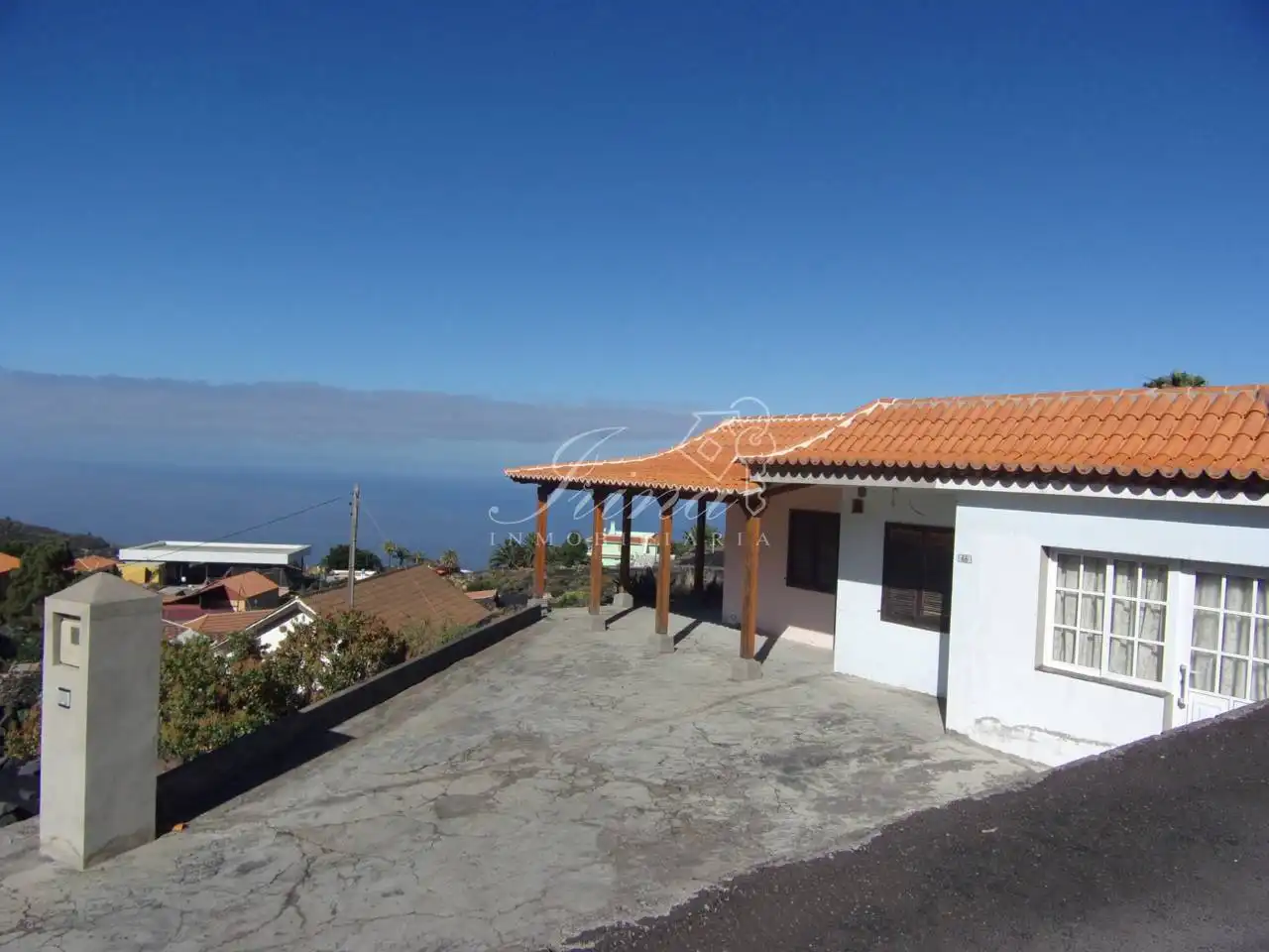 Vista exterior de Casa o xalet en venda en Los Llanos de Aridane amb Jardí privat