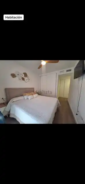 Habitación de Piso de alquiler en Fuengirola con Aire acondicionado, Terraza y Amueblado