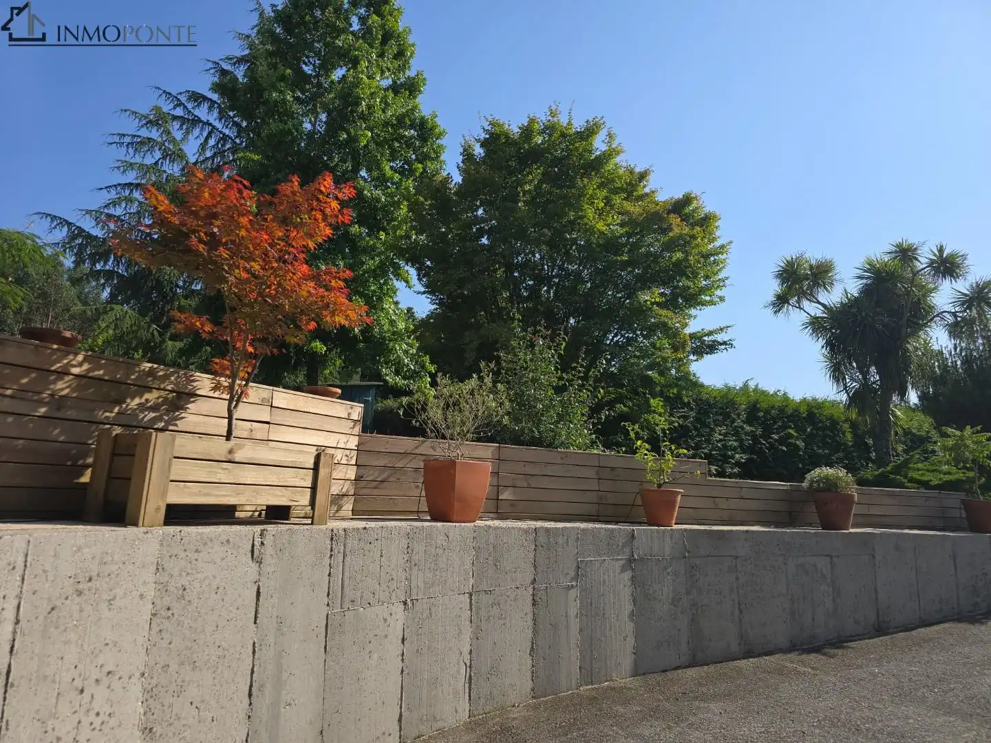 Terrassa de Casa o xalet en venda en Pontevedra Capital  amb Calefacció, Jardí privat i Terrassa