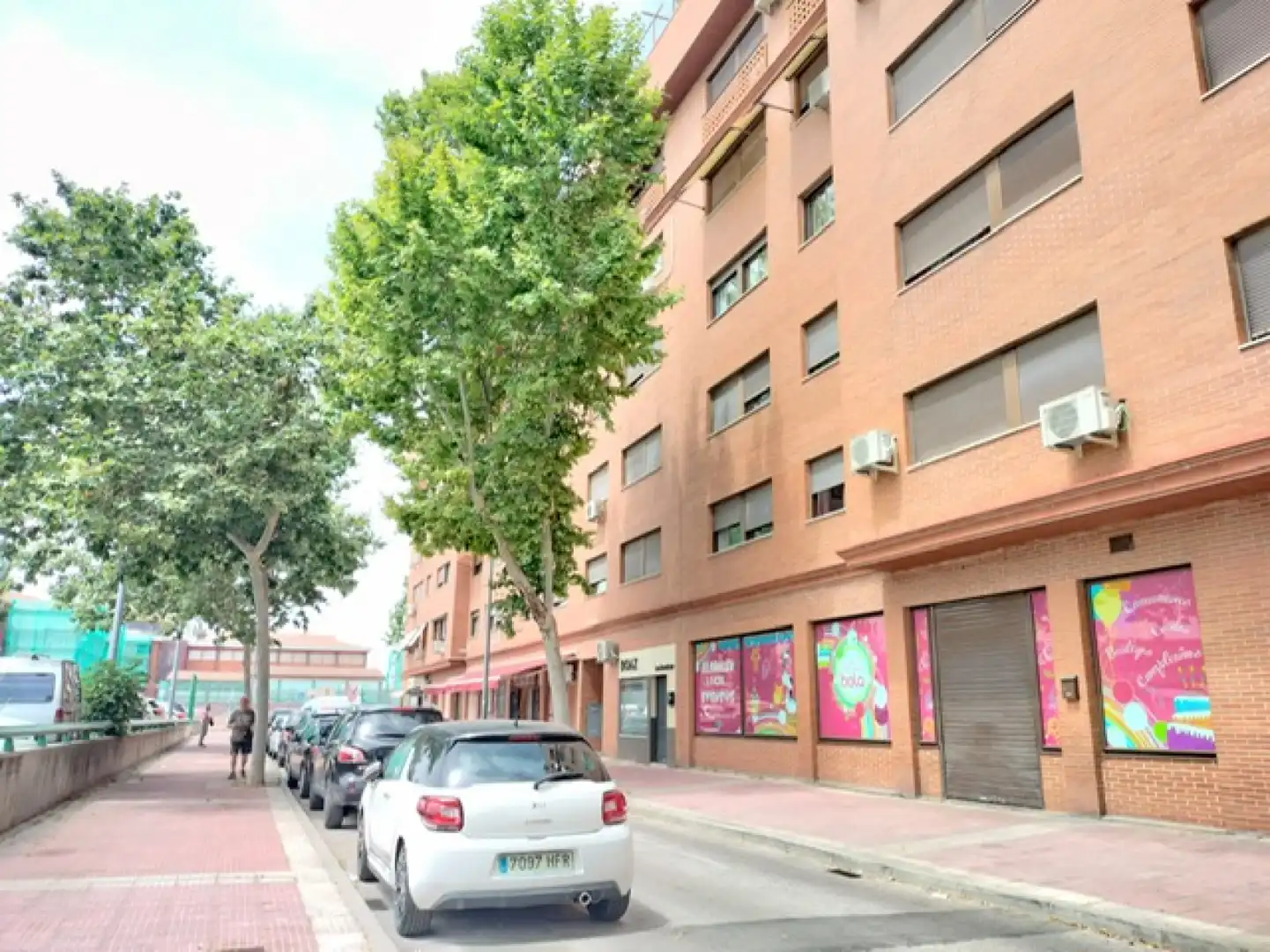 Vista exterior de Pis en venda en Parla amb Calefacció i Traster