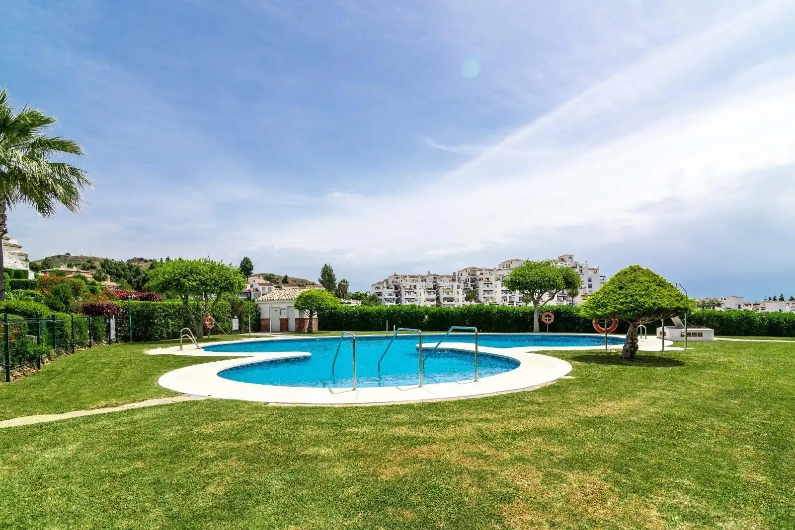 Piscina de Casa adosada en venda en Mijas amb Jardí privat, Terrassa i Traster