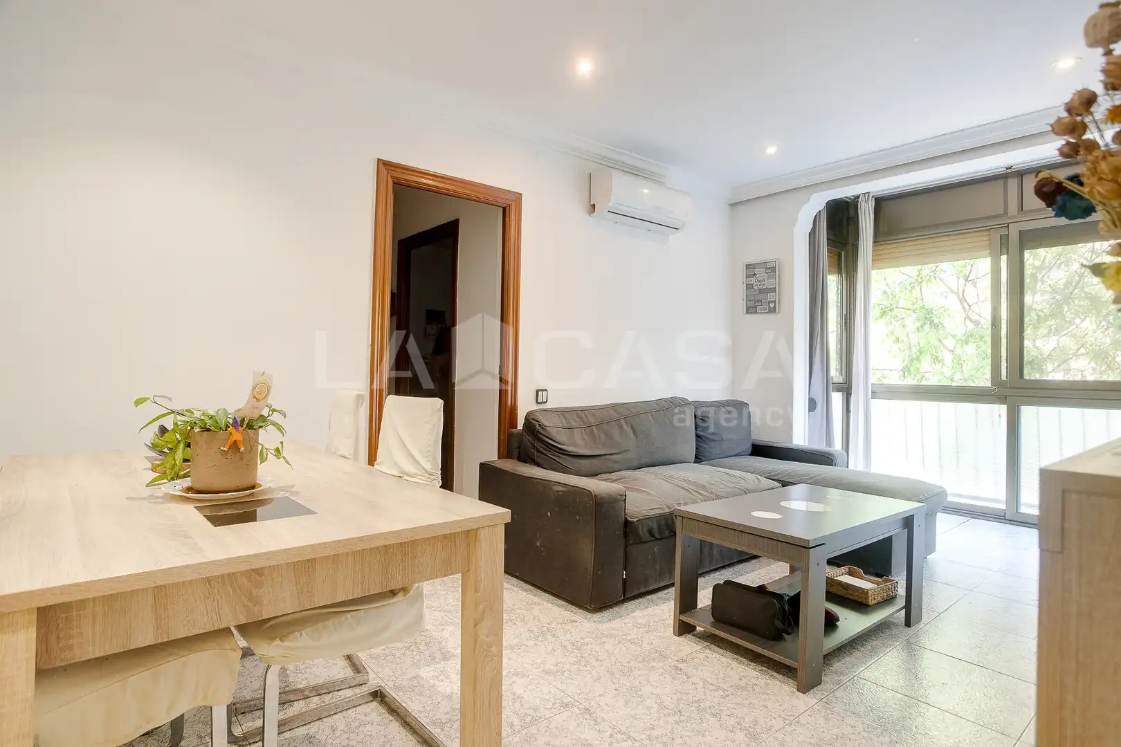 Vista exterior de Pis en venda en Sant Adrià de Besòs amb Calefacció i Balcó