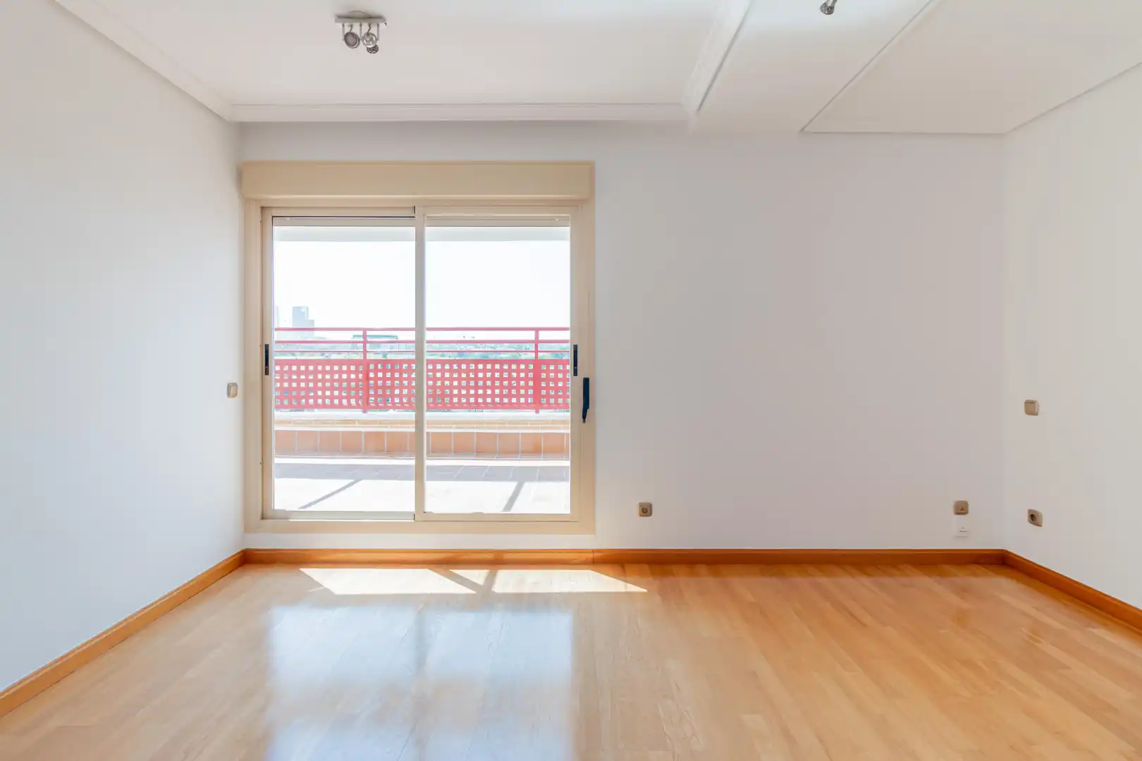Habitación de Ático de alquiler en Madrid con Jardín privado, Parquet y Trastero