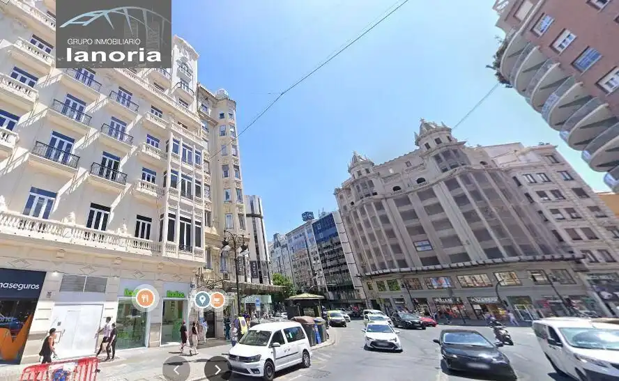 Außenansicht von Garage zum Verkauf in Valencia