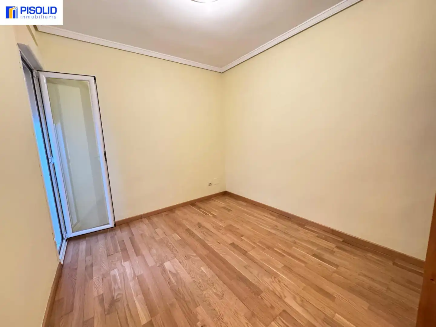 Piso de alquiler en Calle JUAN DE JUNI, Campo Grande