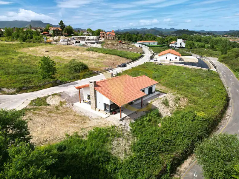 Houses for sale in Oviedo   with Air Conditioner, Heating and Private garden