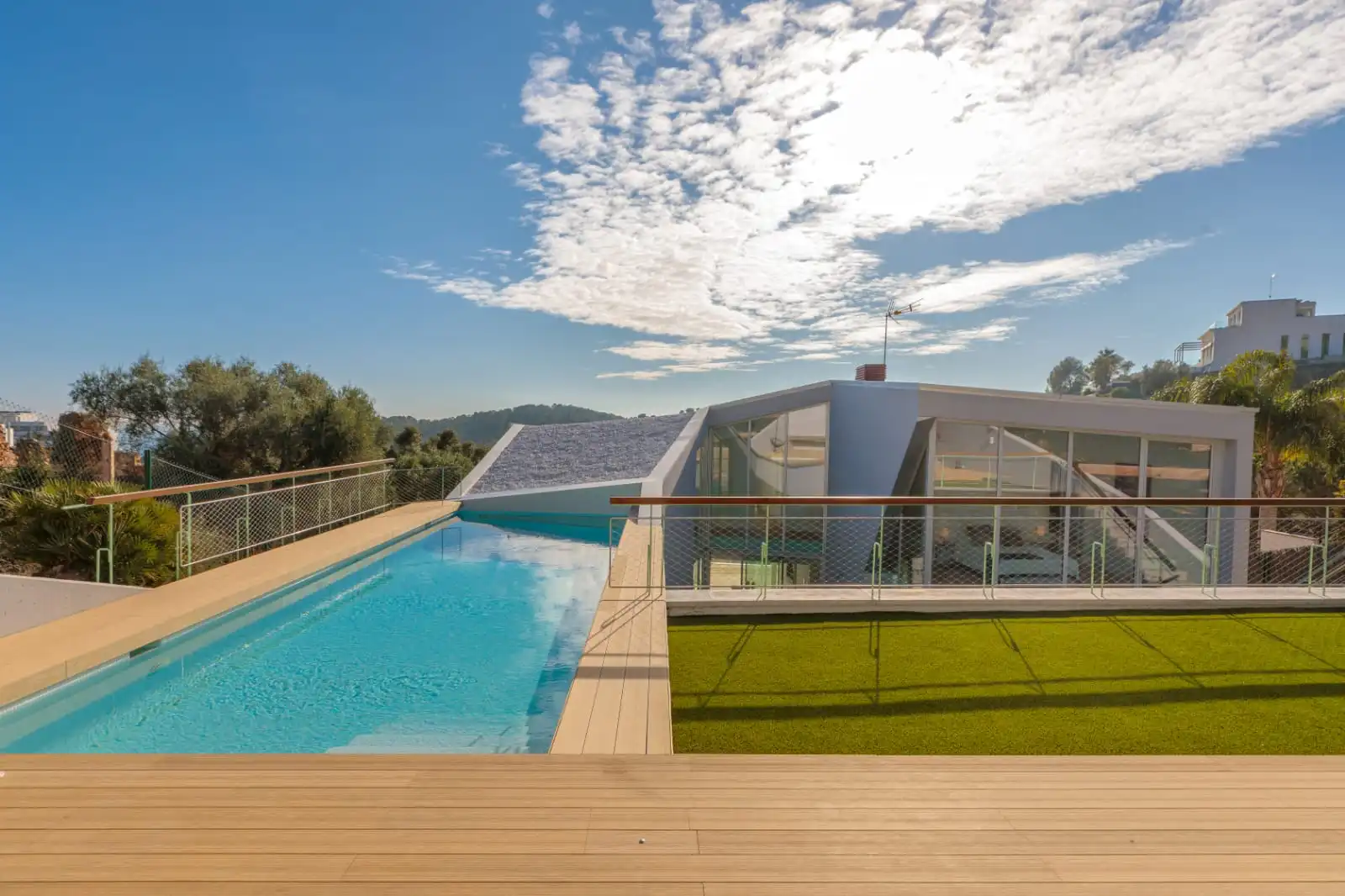 Schwimmbecken von Haus oder Chalet zum Verkauf in Sitges mit Klimaanlage, Heizung und Privatgarten