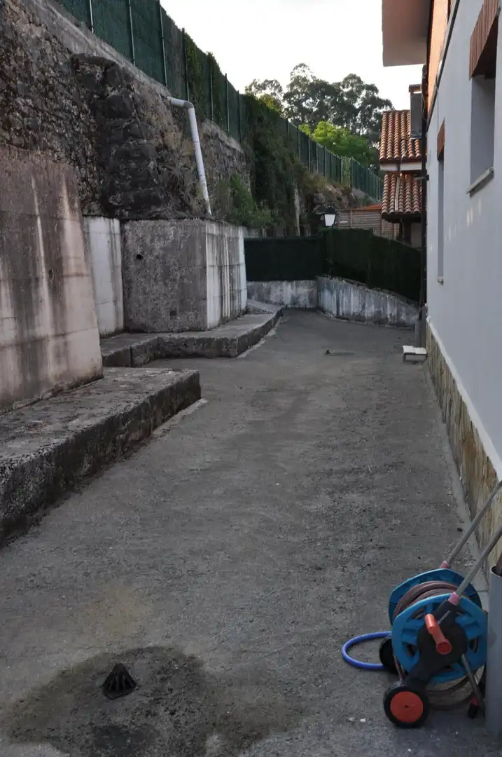 Vista exterior de Casa o chalet en venta en Castro-Urdiales con Calefacción, Jardín privado y Terraza
