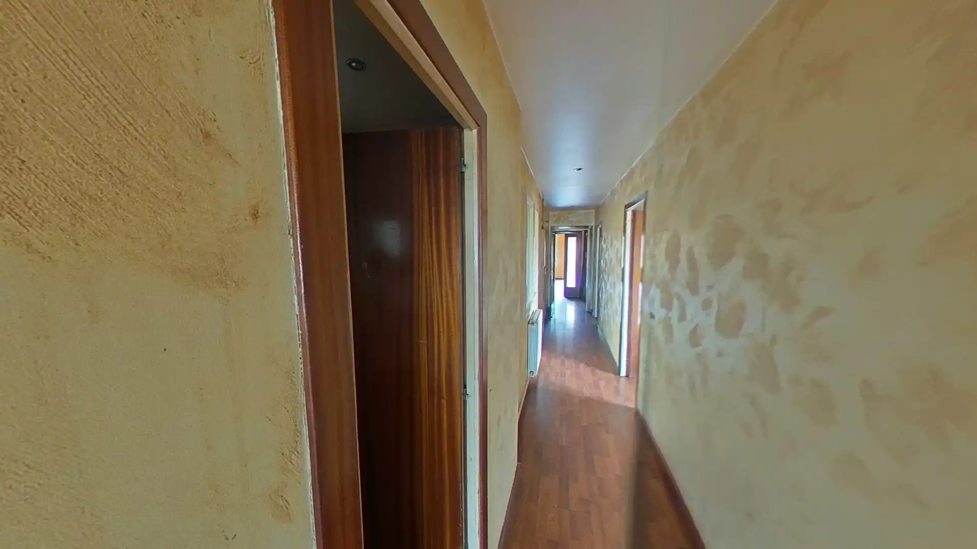 Piso en venta en Manlleu con Calefacción, Parquet y Terraza
