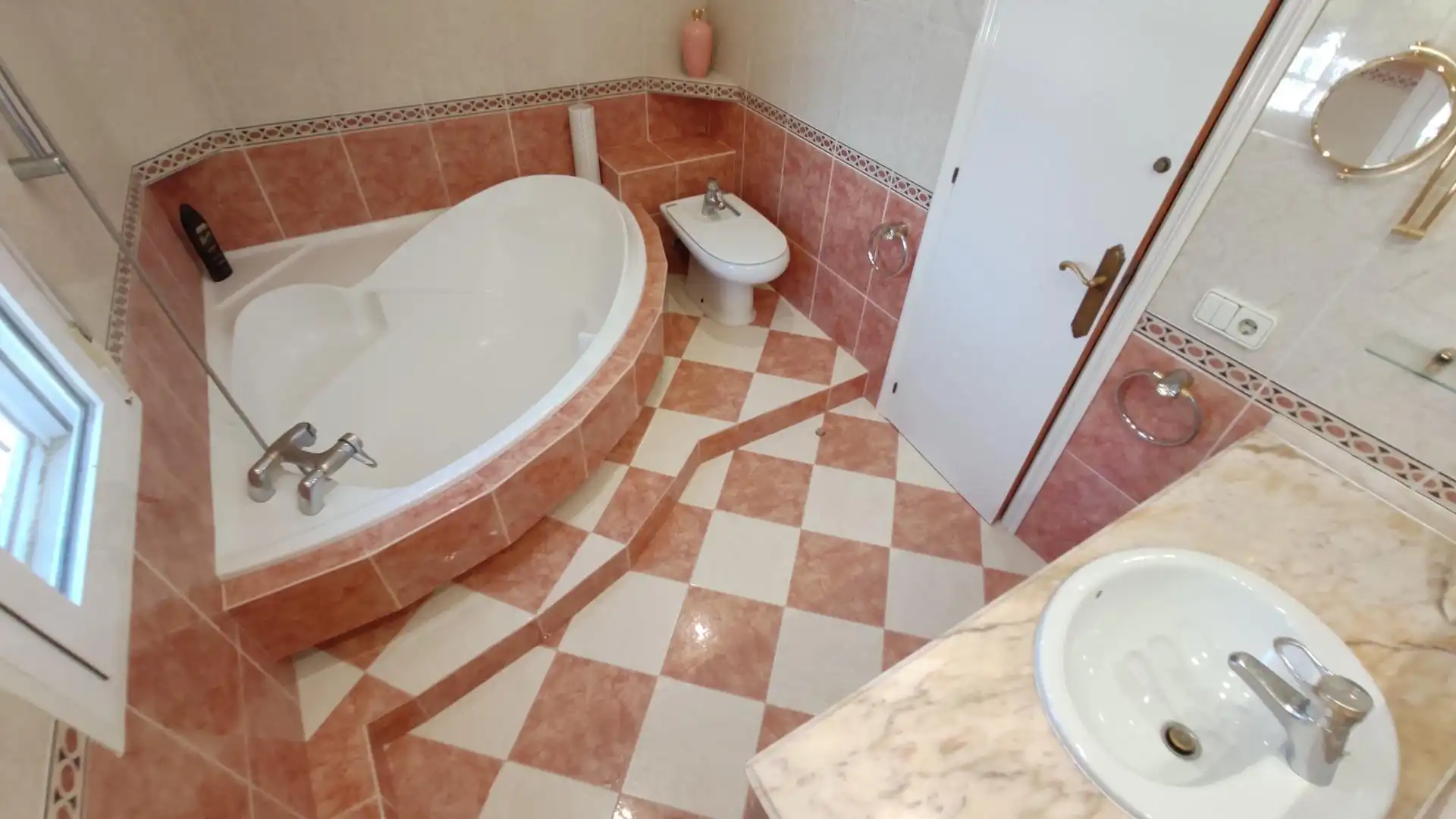 Bany de Casa o xalet en venda en Tarragona amb Jardí privat, Terrassa i Piscina