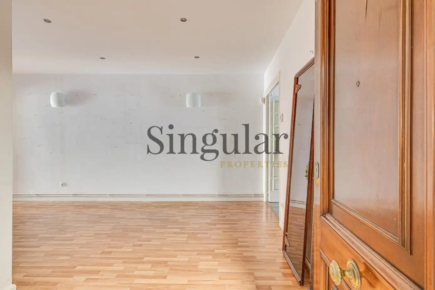 Sala de estar de Piso en venta en Barcelona con Calefacción y Alarma