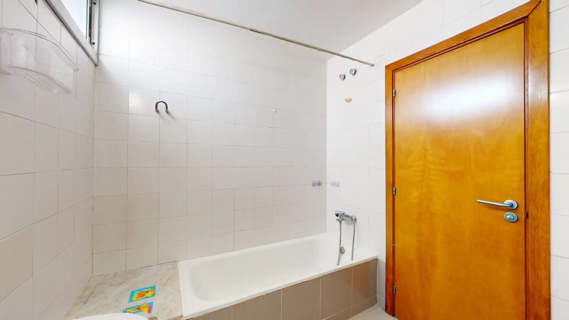 Badezimmer von Wohnung zum Verkauf in Barcelona mit Heizung und Balkon