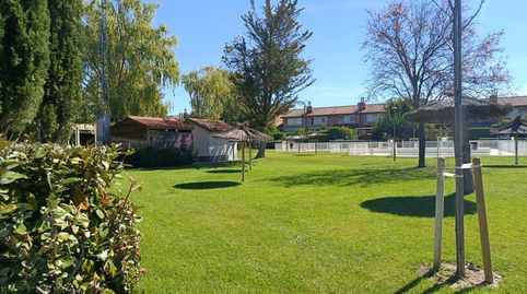 NO COBRAMOS HONORARIOS DE INTERMEDIACIÓN AL COMPRADOR!Impresionante chalet pareado en esquina en la Avenida principal de Entrepino, imatge 3