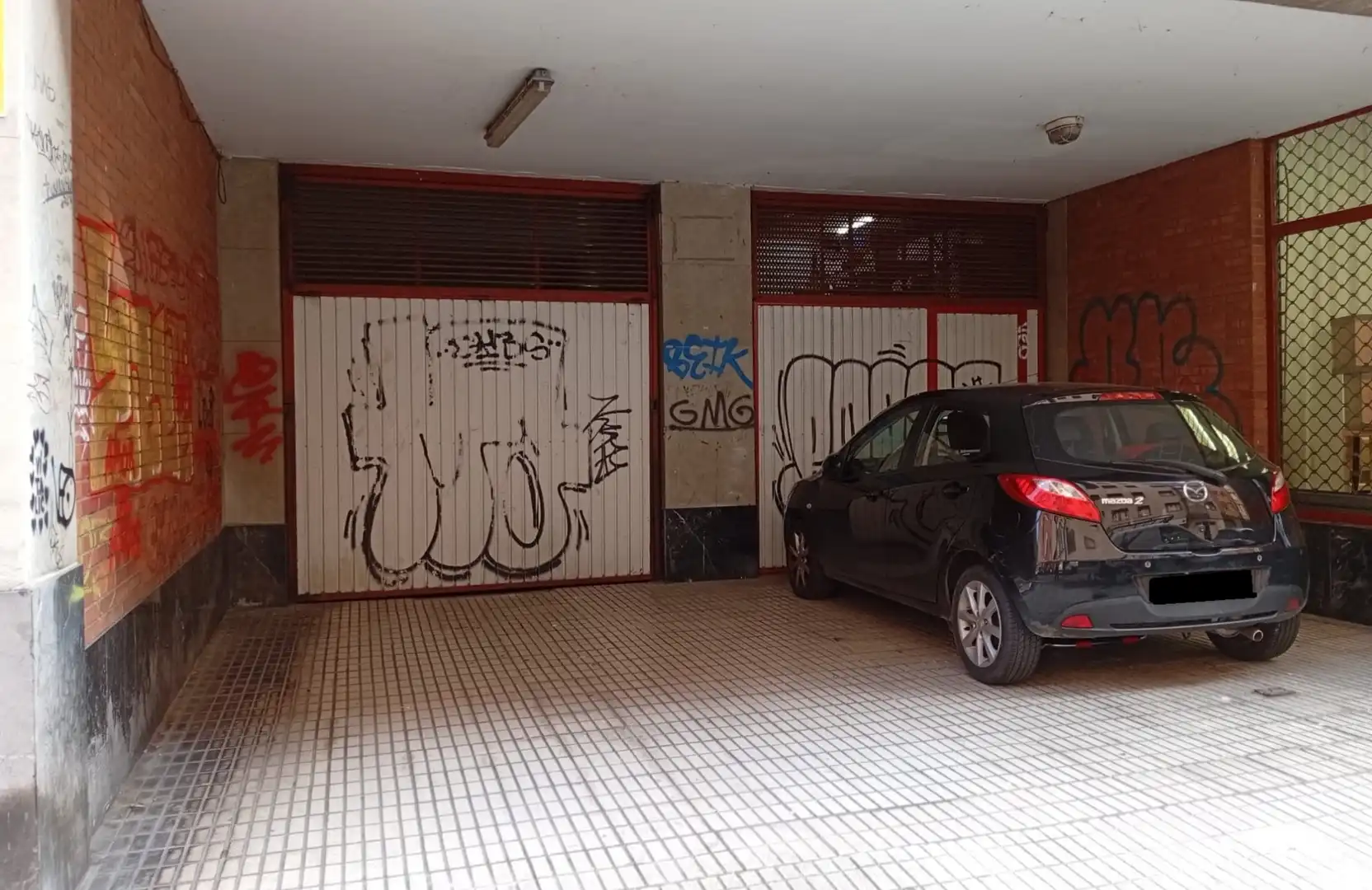 Aparcament de Pis en venda en Gijón  amb Calefacció, Parquet i Traster