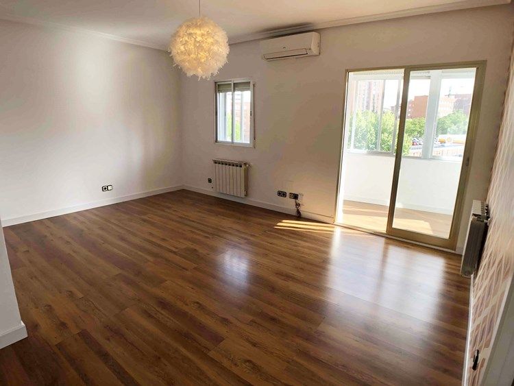 Bedroom of Flat for sale in  Madrid Capital  with Air Conditioner, Heating and Parquet flooring