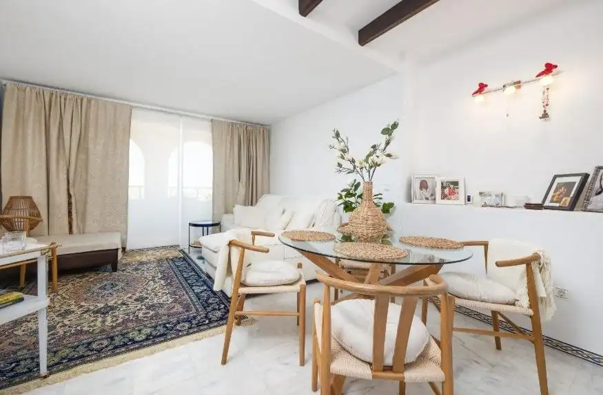 Appartement compact avec terrasse à vendre à Avenida ROENTGEN 3