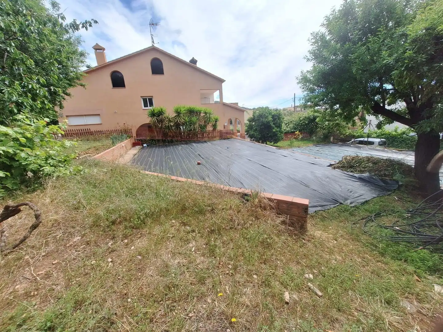 Lands and plots for sale in Airesol