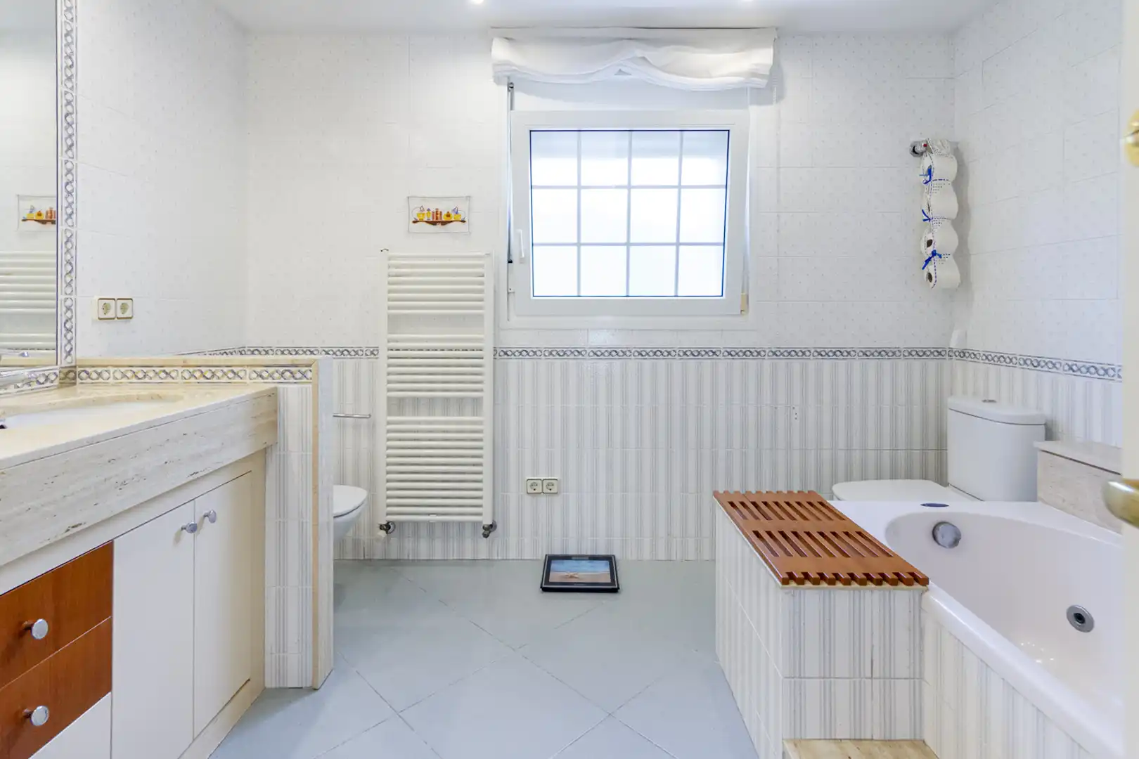 Baño de Casa o chalet en venta en Martorell con Aire acondicionado, Calefacción y Jardín privado