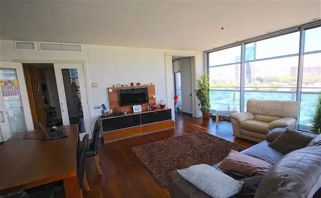 Sala de estar de Piso en venta en Barcelona con Terraza y Piscina comunitaria