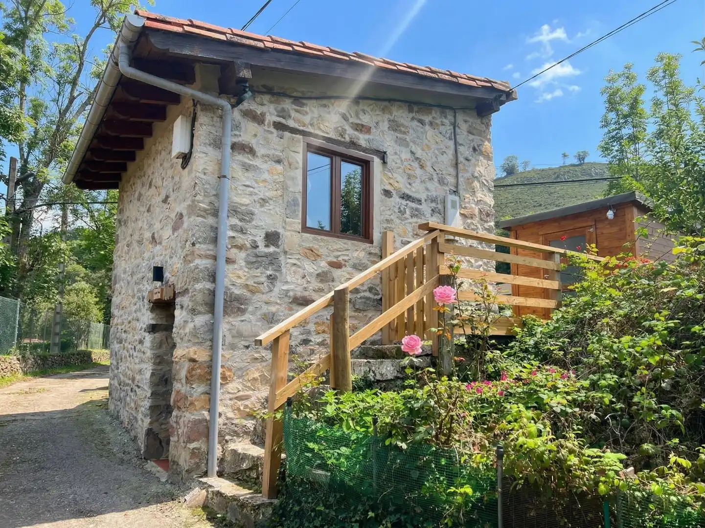 Außenansicht von Country house zum Verkauf in Cangas de Onís mit Heizung, Privatgarten und Terrasse