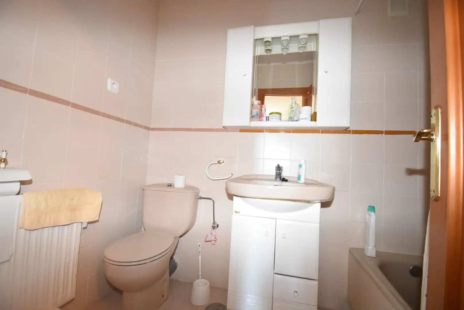 Baño de Piso en venta en Noja con Calefacción y Amueblado