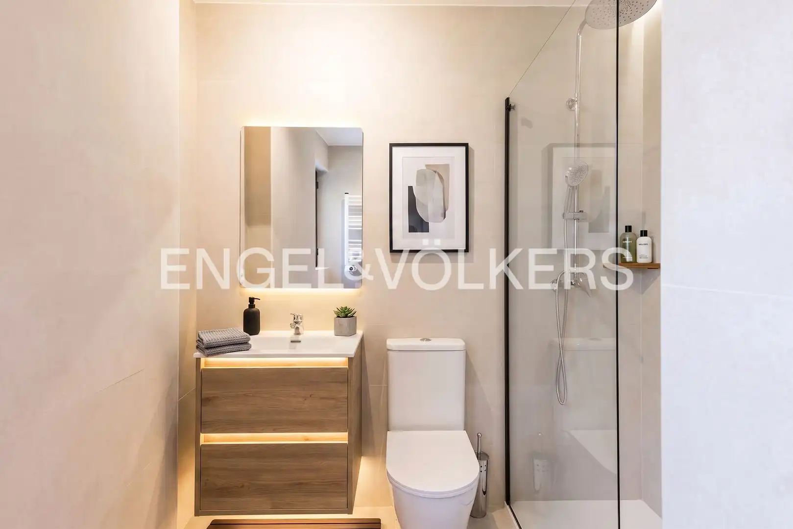 Baño de Apartamento de alquiler en Madrid con Aire acondicionado, Calefacción y Parquet