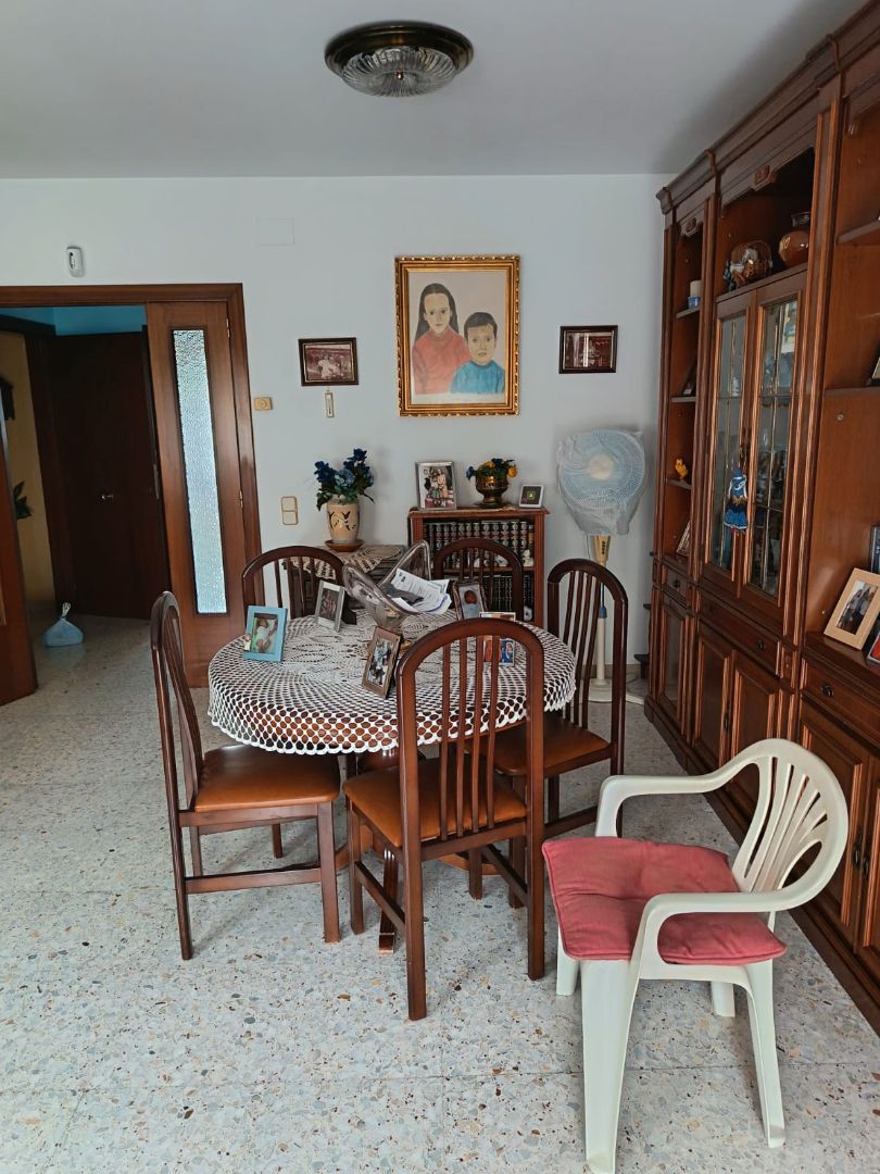 Comedor de Casa adosada en venta en Manlleu con Calefacción, Terraza y Amueblado