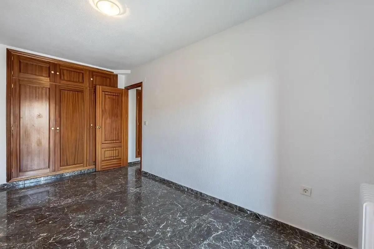Flat for rent in Granada  with Balcony and Community pool
