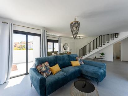 Sala d'estar de Casa o xalet en venda en San Miguel de Abona amb Aire condicionat, Jardí privat i Terrassa