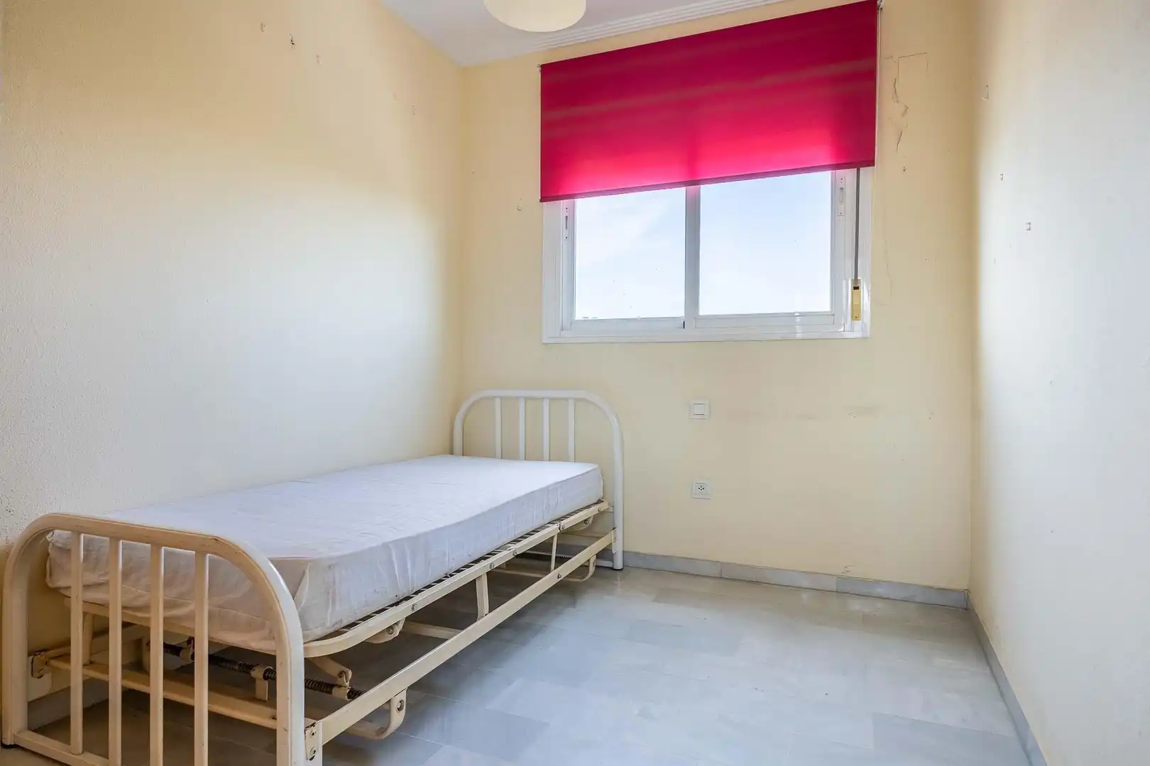 Habitación de Piso en venta en Sevilla con Aire acondicionado, Amueblado y Balcón