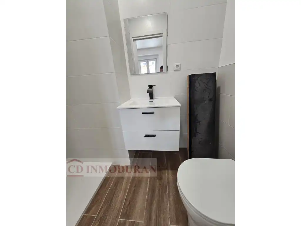 Bany de Edifici en venda en Alicante / Alacant