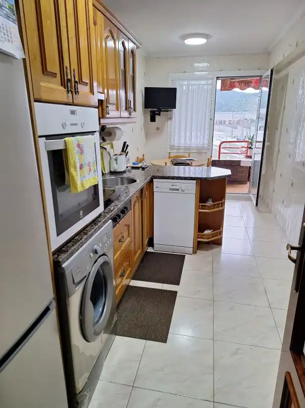 Cocina de Piso en venta en Abadiño  con Calefacción, Trastero y Balcón