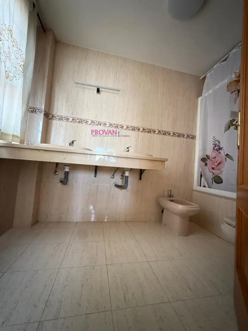 Bathroom of Detached homes for sale in Loeches  with Heating, Private garden and Storage room