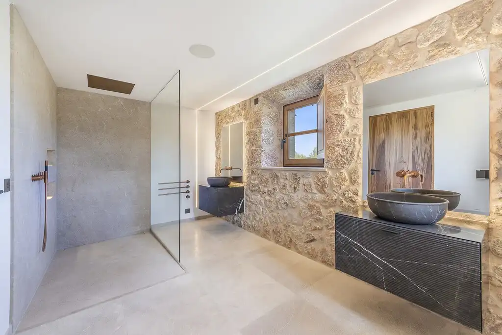 Baño de Finca rústica en venta en Pollença con Aire acondicionado, Calefacción y Jardín privado