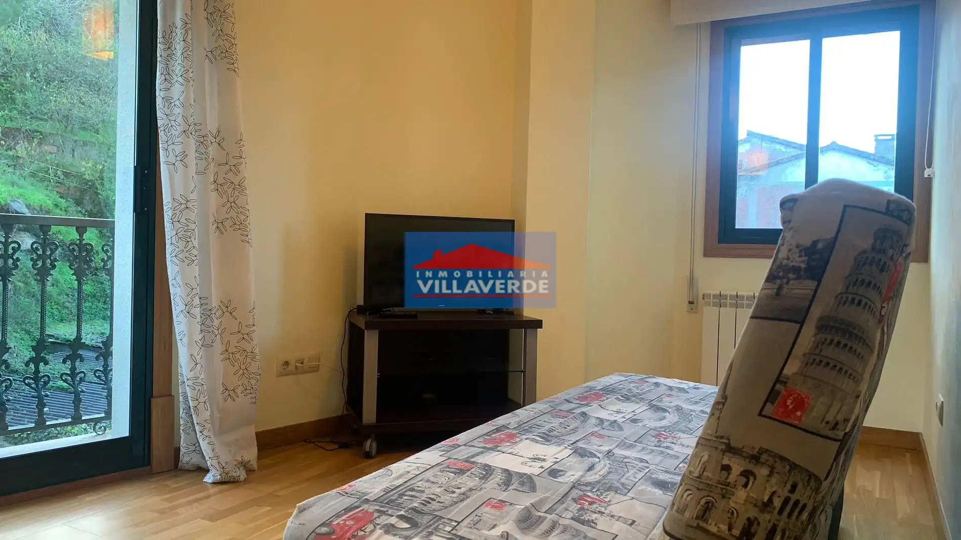 Bedroom of Flat for rent in Cangas   with Furnished, TV and Balcony