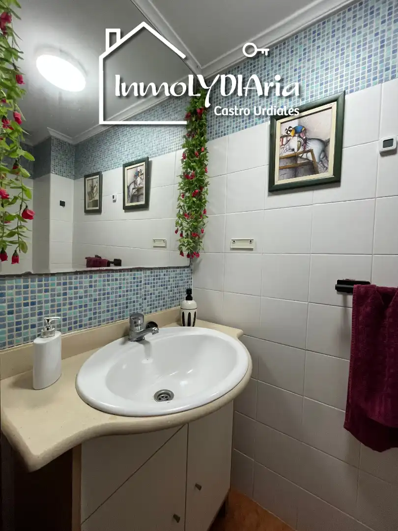 Bany de Casa o xalet en venda en Castro-Urdiales amb Aire condicionat, Calefacció i Jardí privat