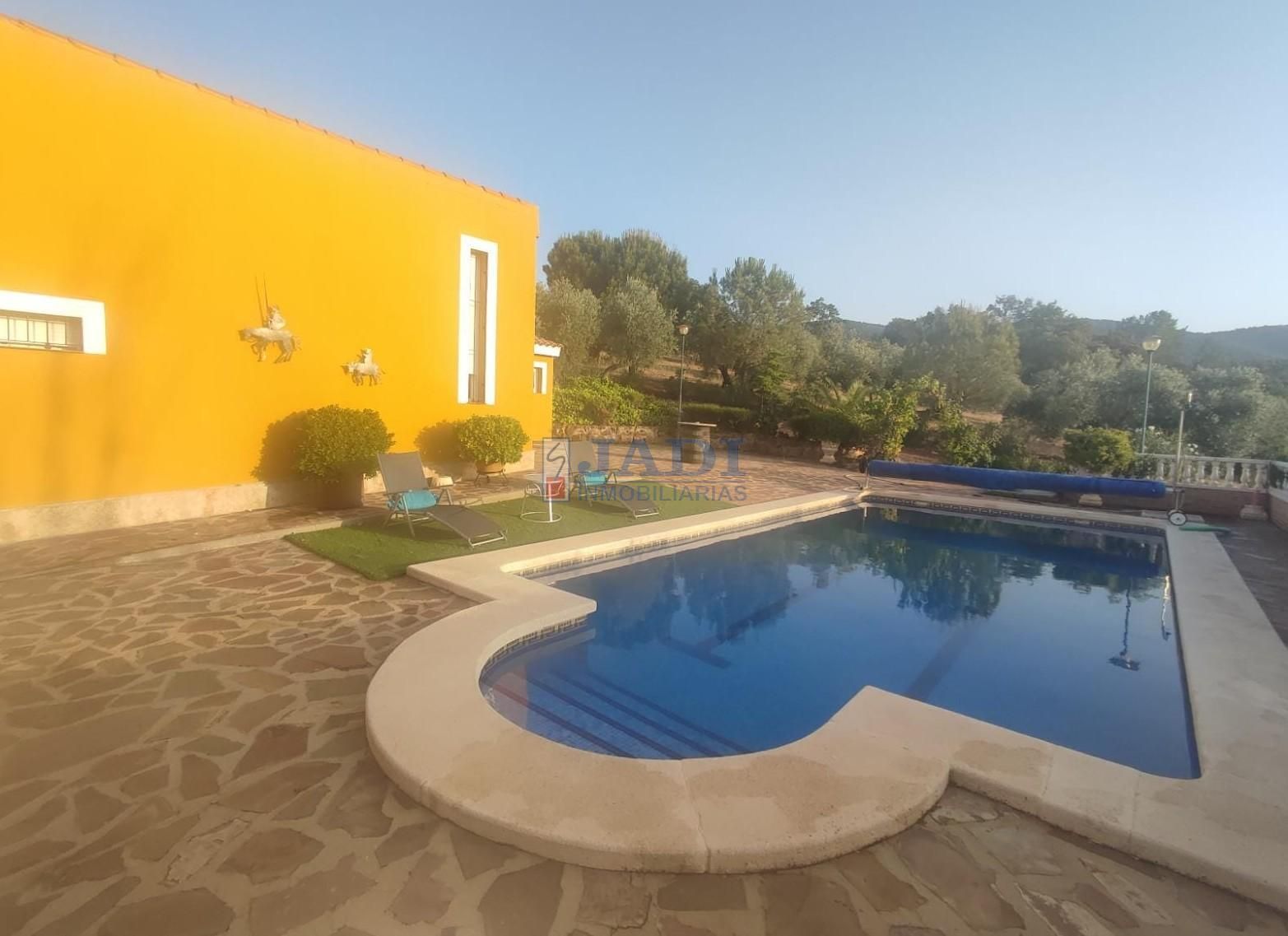 Piscina de Finca rústica en venda en Viso del Marqués amb Aire condicionat, Calefacció i Traster