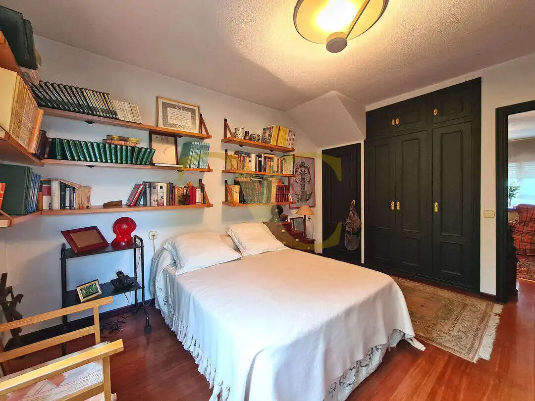 Bedroom of Houses for sale in Gijón   with Heating, Private garden and Terrace
